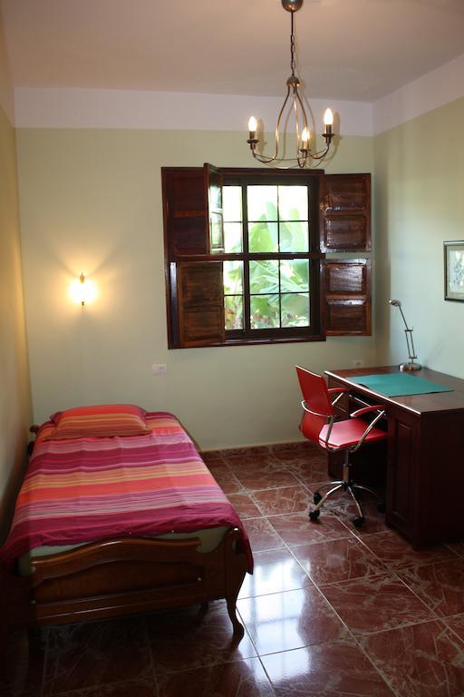 Apartamentos Finca La Cruz Tazacorte Luaran gambar