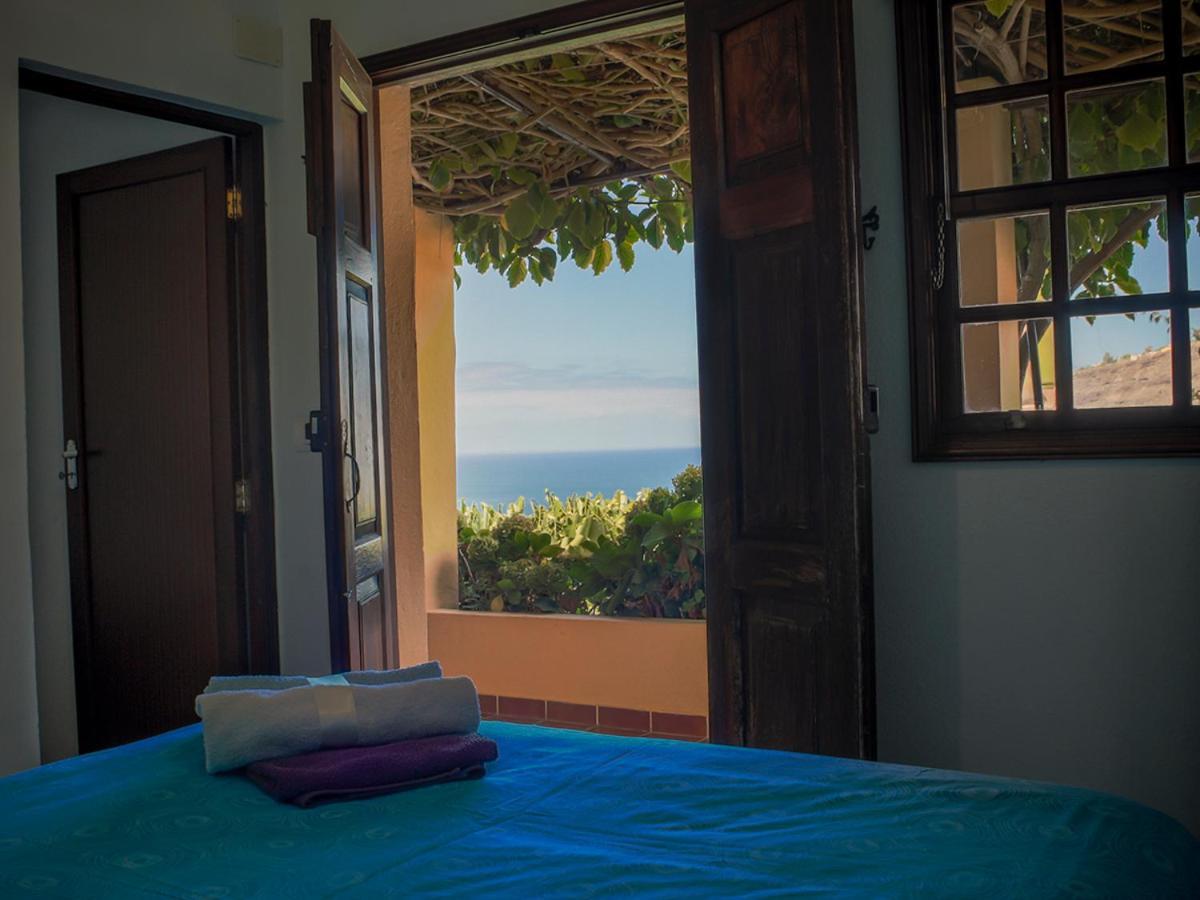 Apartamentos Finca La Cruz Tazacorte Luaran gambar